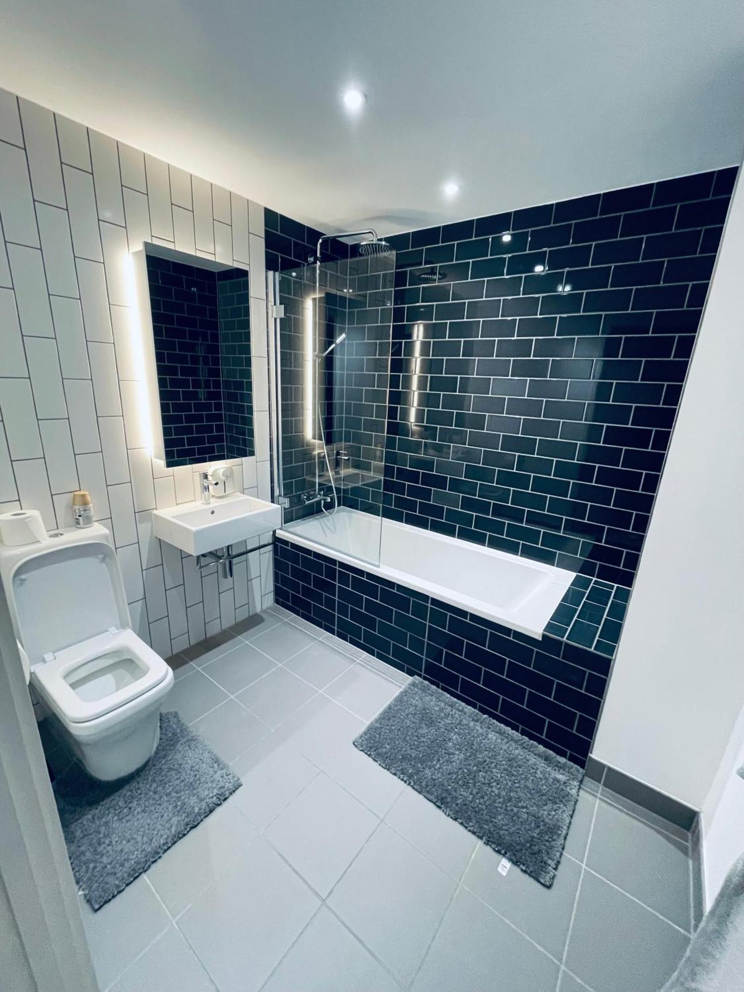 Ds Rentals - Entire 1 Bedroom Apartment London Eksteriør billede