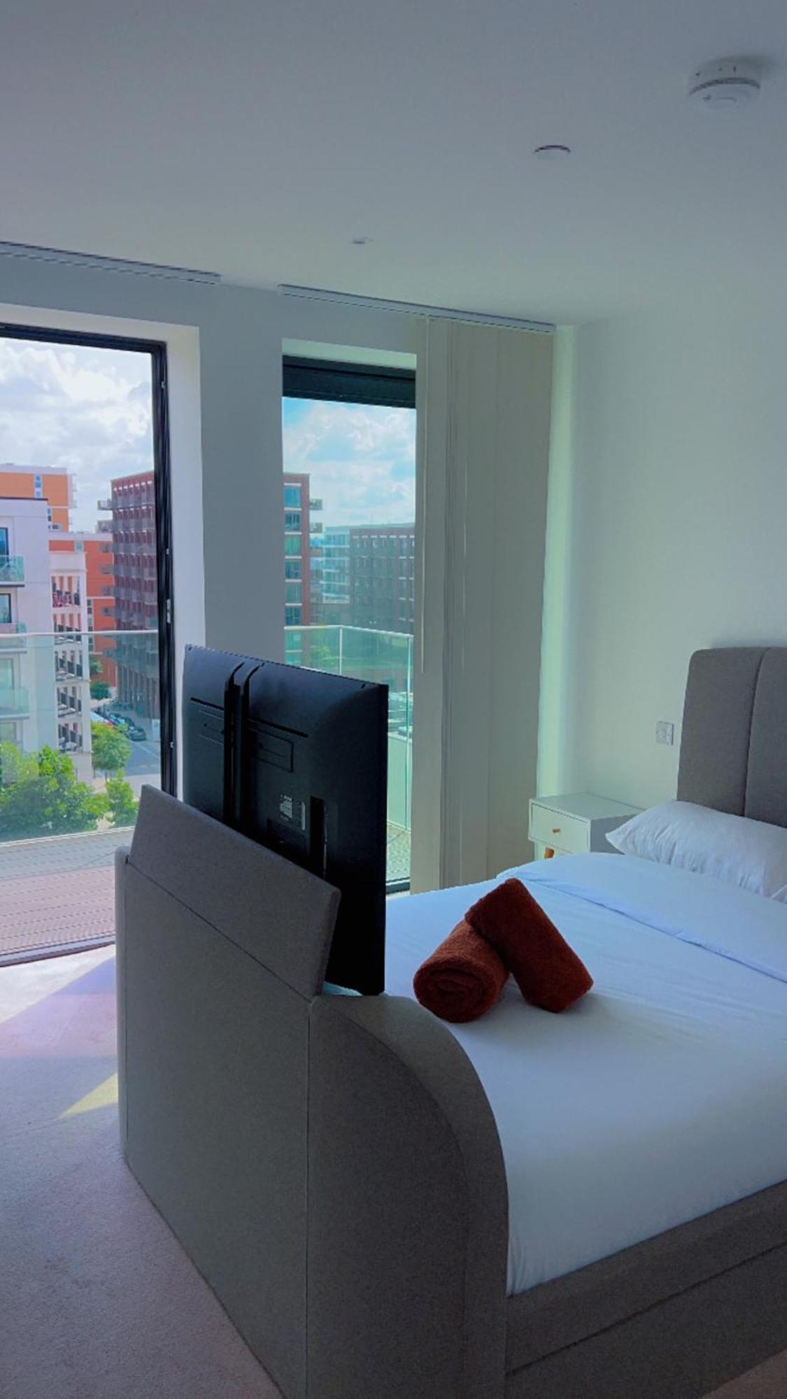 Ds Rentals - Entire 1 Bedroom Apartment London Eksteriør billede